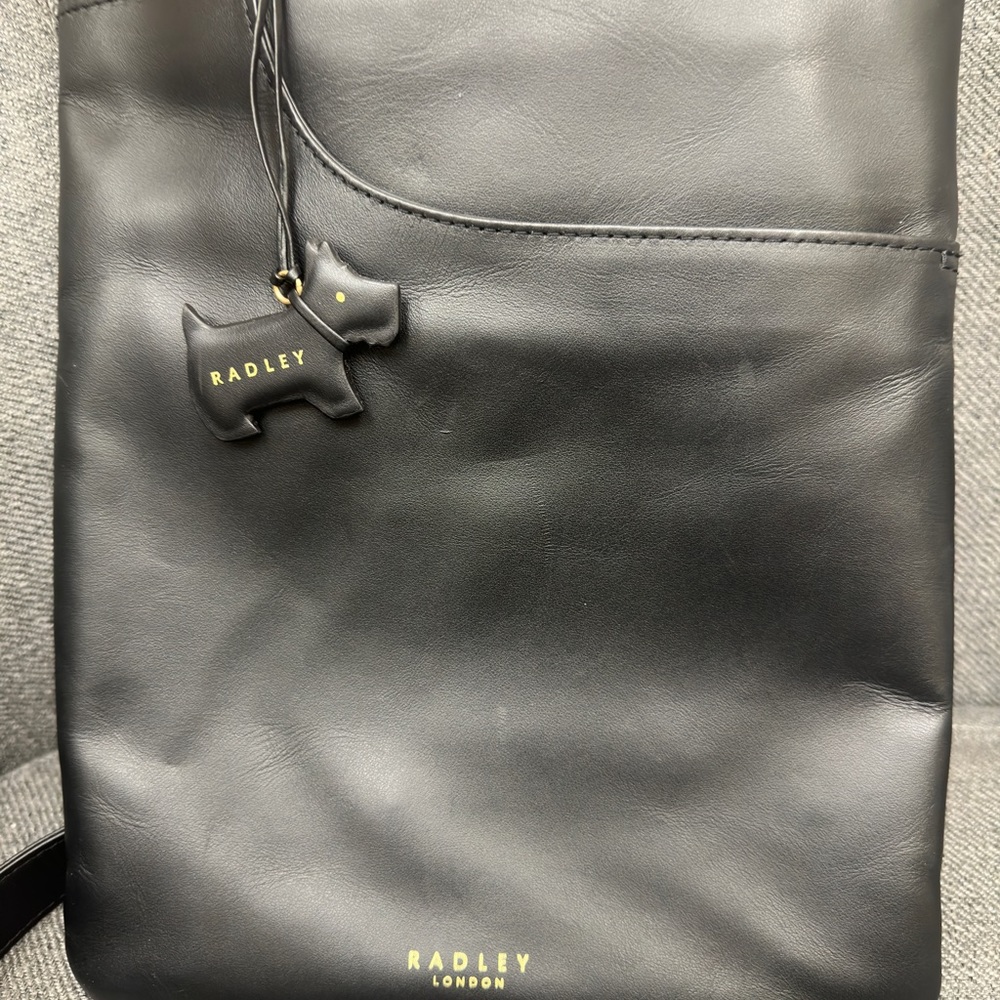 Easley London Crossbody.